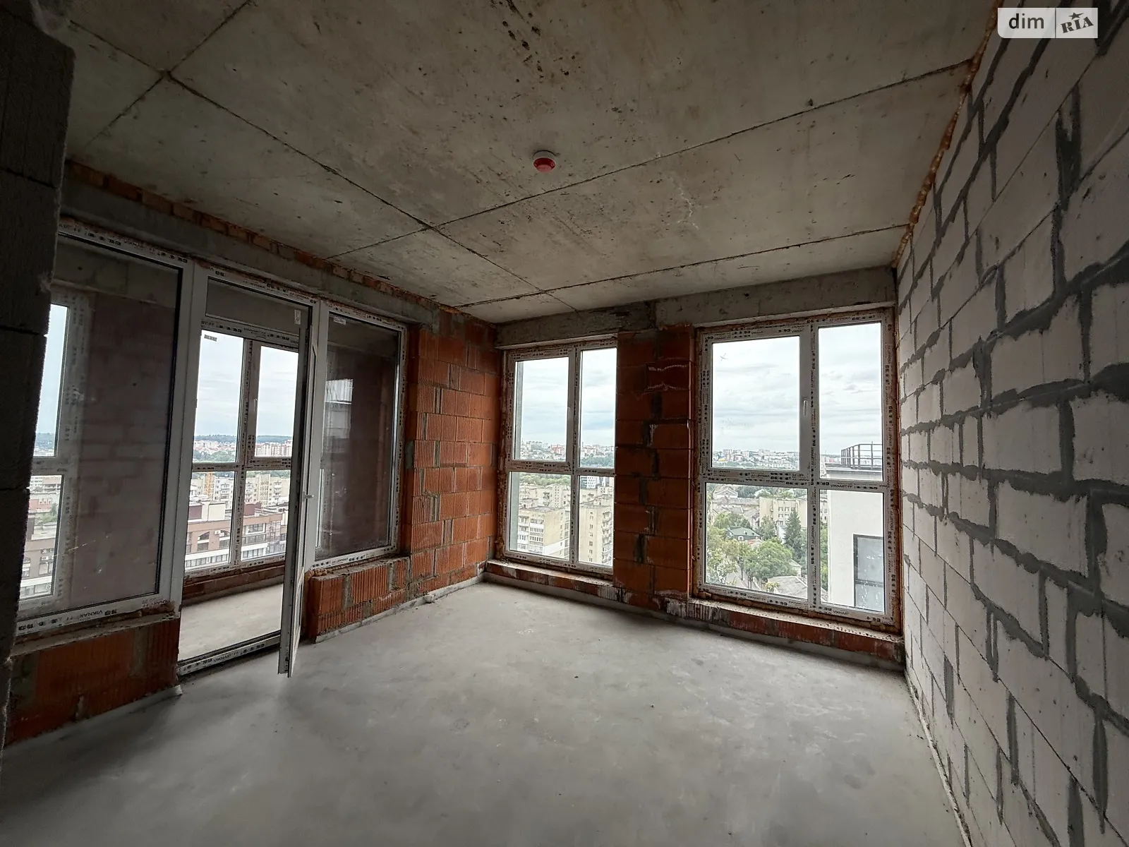 2-комнатная квартира 68 кв. м в Тернополе, ул. Доли, 9 - фото 1