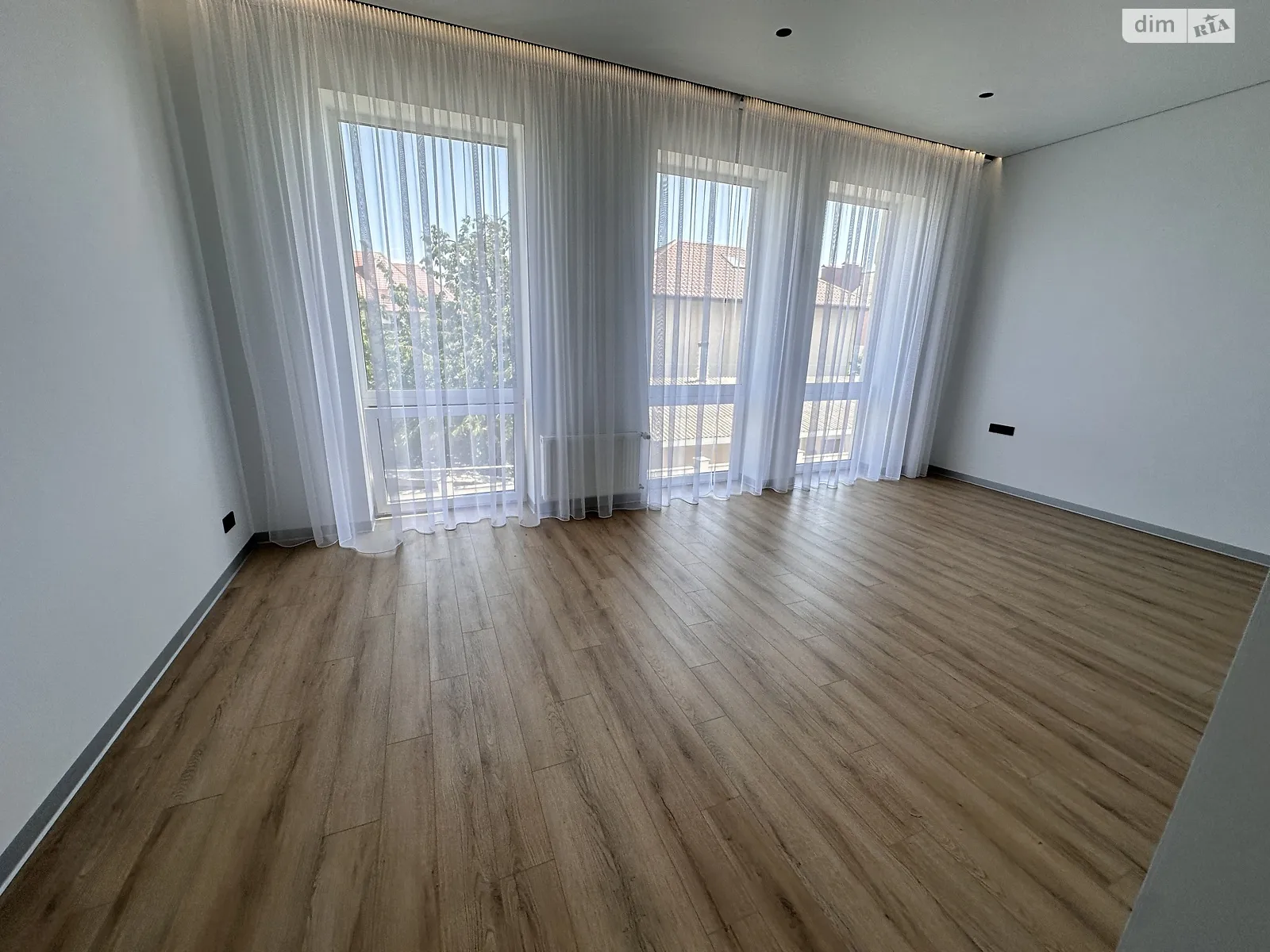 Продается дом на 2 этажа 210 кв. м с баней/сауной, цена: 435000 $ - фото 1