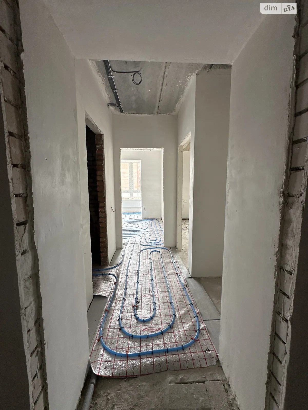 Продается 1-комнатная квартира 40.5 кв. м в Буче, ул. Ивана Кожедуба, 4В - фото 1