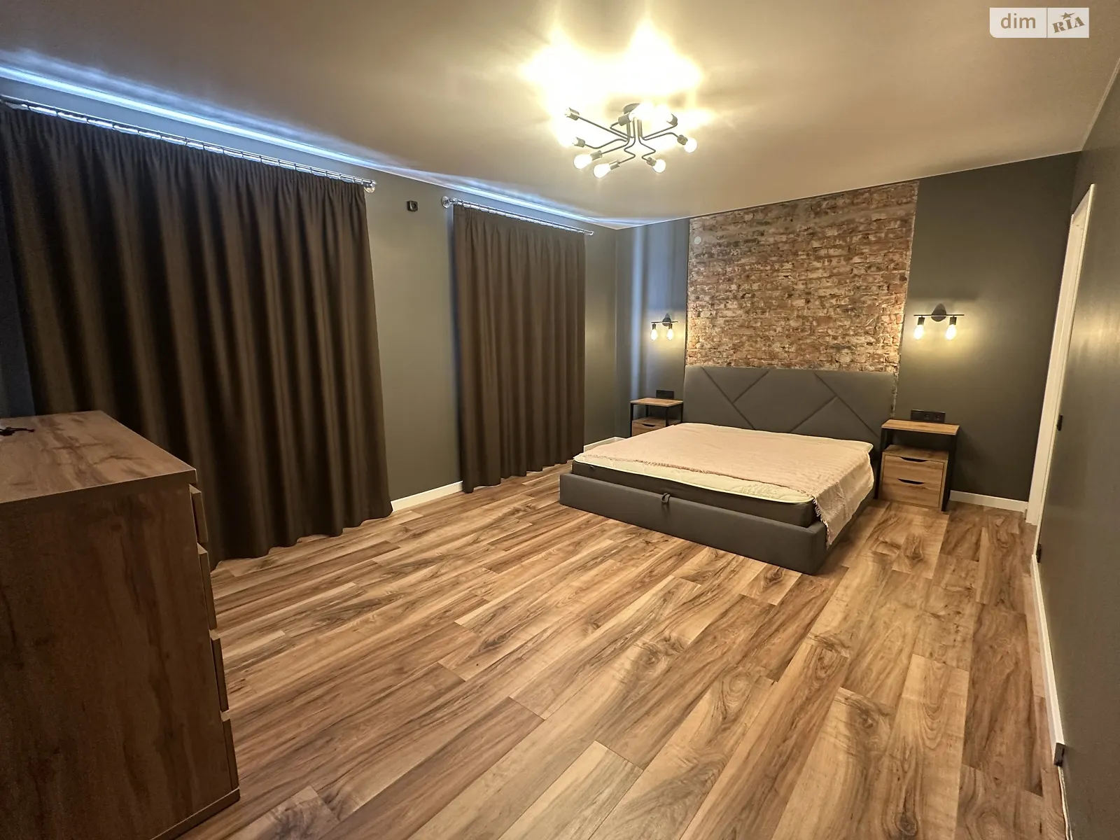 Продається 4-кімнатна квартира 131.9 кв. м у Хмельницькому, просп. Миру, 63Г - фото 1