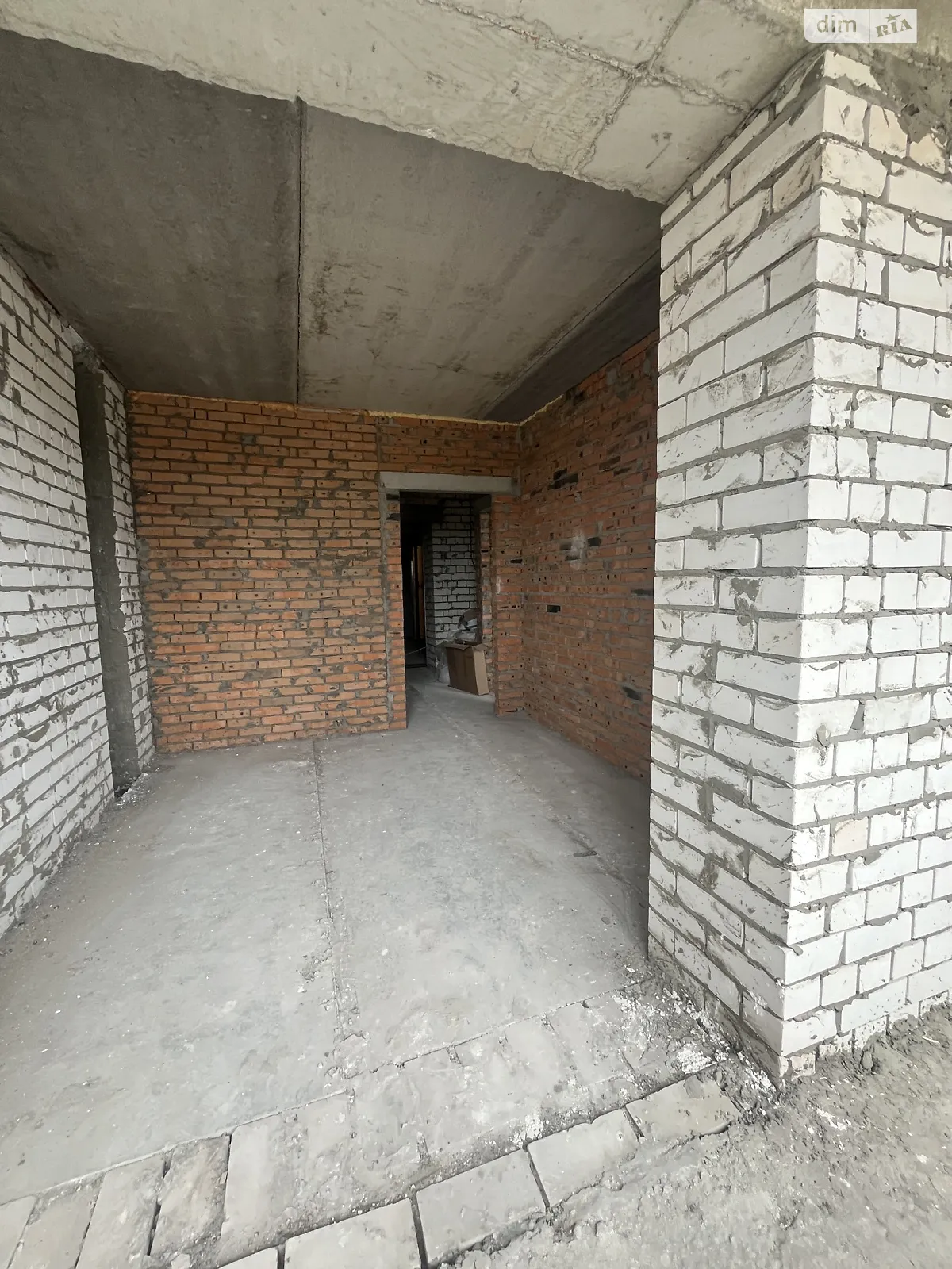 Продается 1-комнатная квартира 40 кв. м в Буче, ул. Ивана Кожедуба, 4Б - фото 1