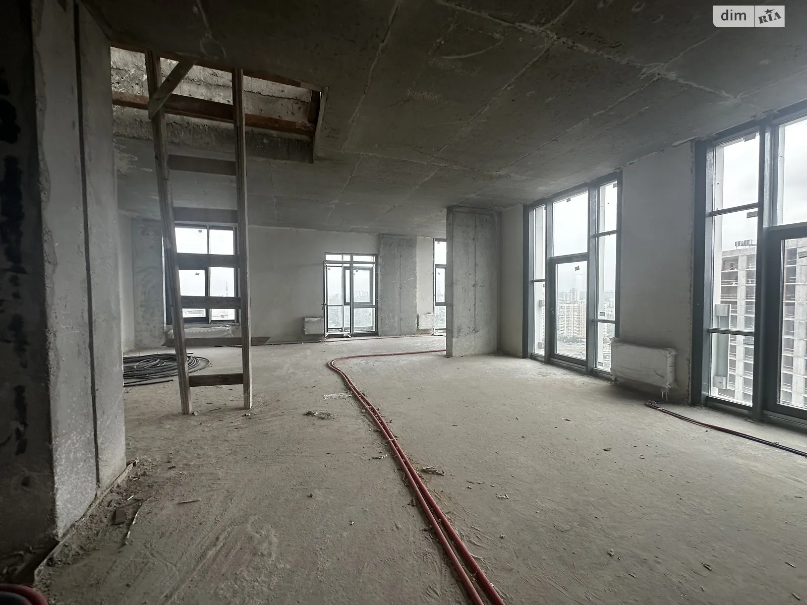 Продается 4-комнатная квартира 149 кв. м в Киеве, ул. Андрея Верхогляда(Драгомирова), 19А - фото 1