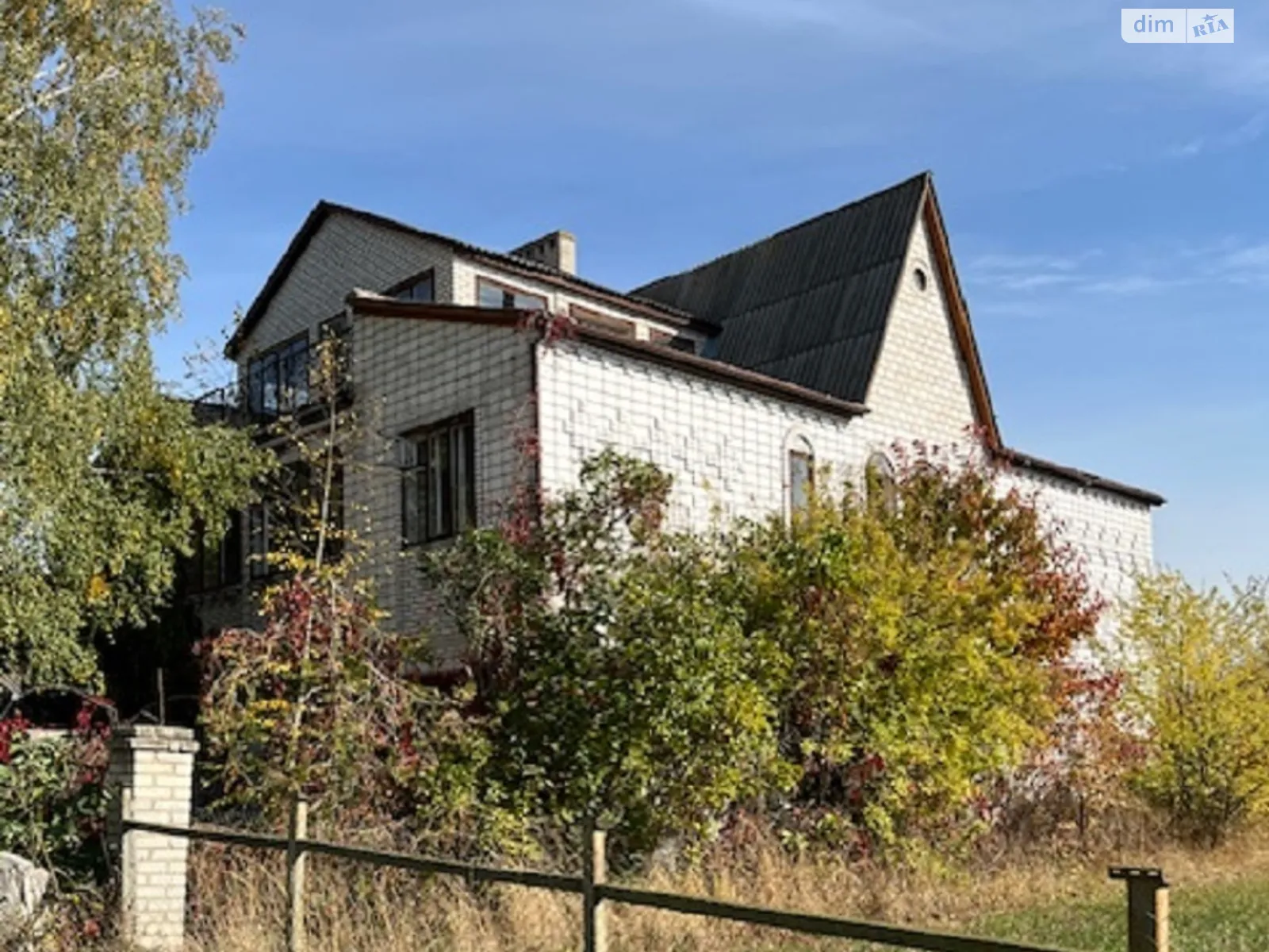 Продается дом на 3 этажа 318.8 кв. м с камином, цена: 65000 $ - фото 1