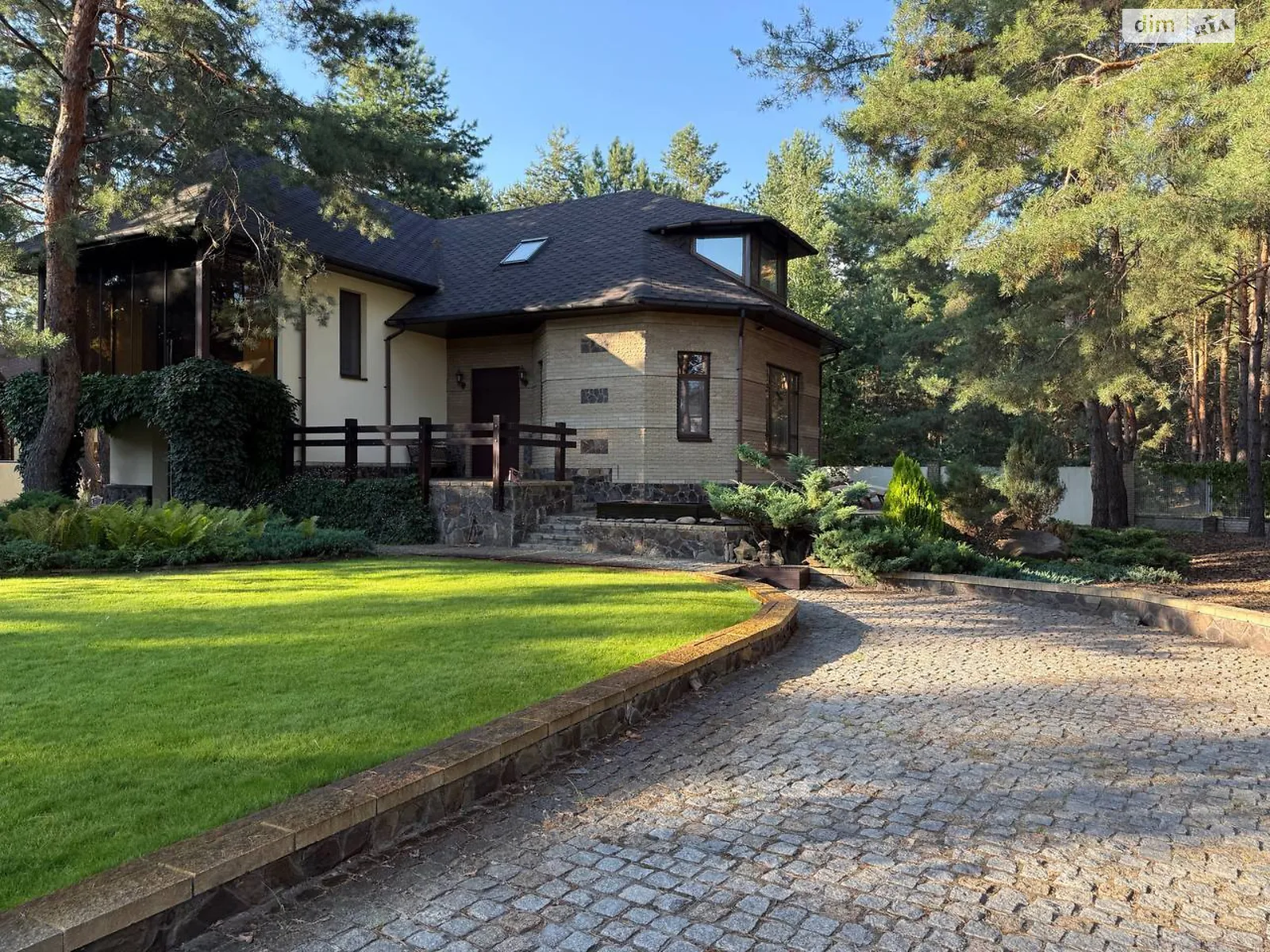 Продается дом на 2 этажа 200 кв. м с мансардой, цена: 330000 $ - фото 1