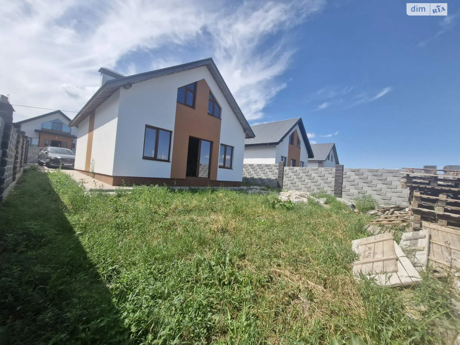Продается дом на 2 этажа 120 кв. м с участком, цена: 70000 $ - фото 1