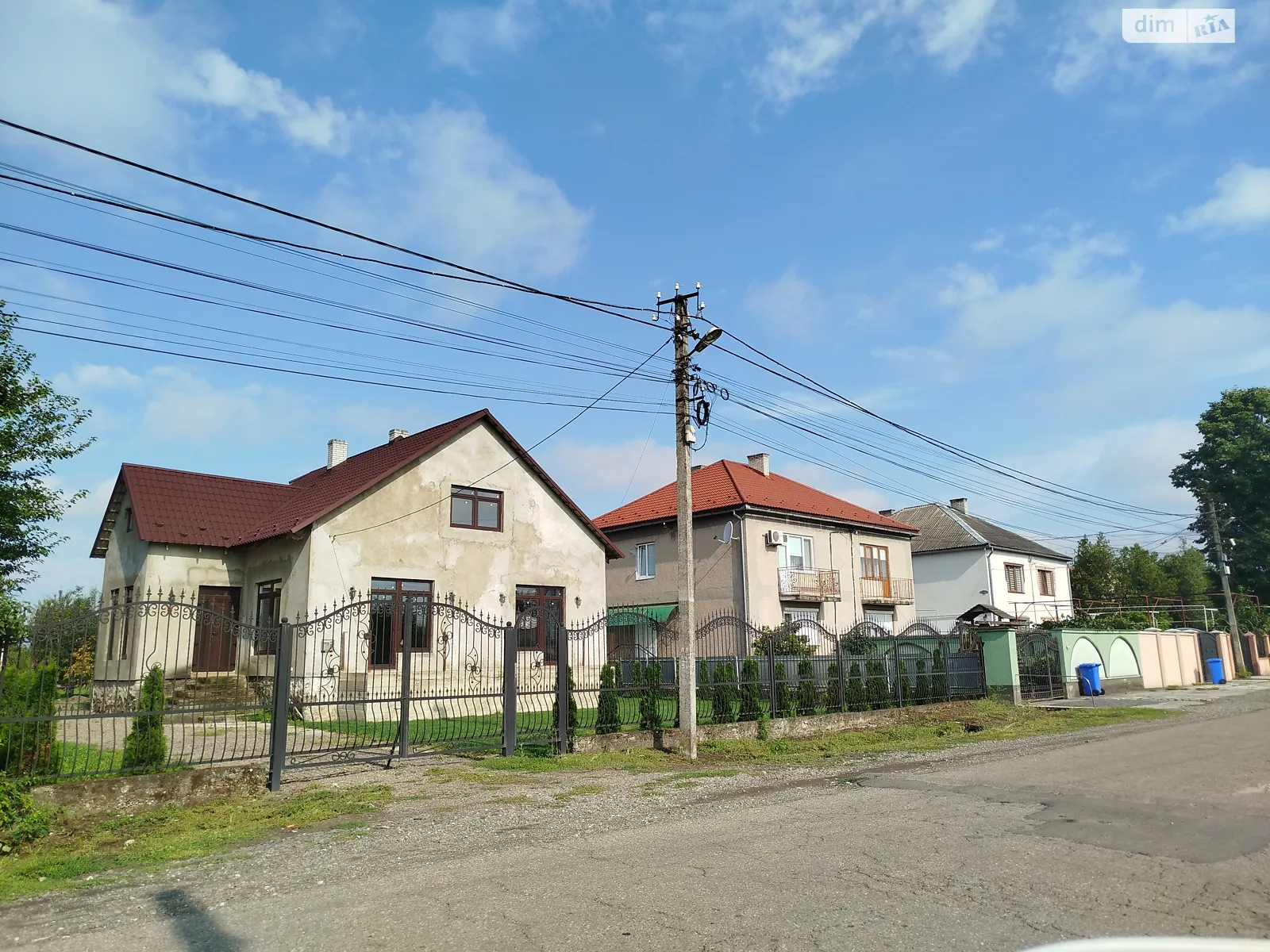 Продается дом на 2 этажа 180 кв. м с камином, цена: 99000 $ - фото 1