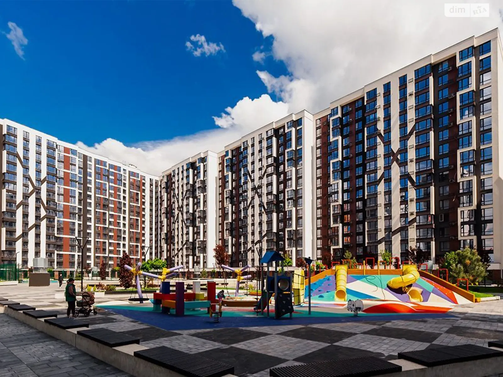 Продается 2-комнатная квартира 74 кв. м в Ивано-Франковске, ул. Ленкавского, 34/9 - фото 1