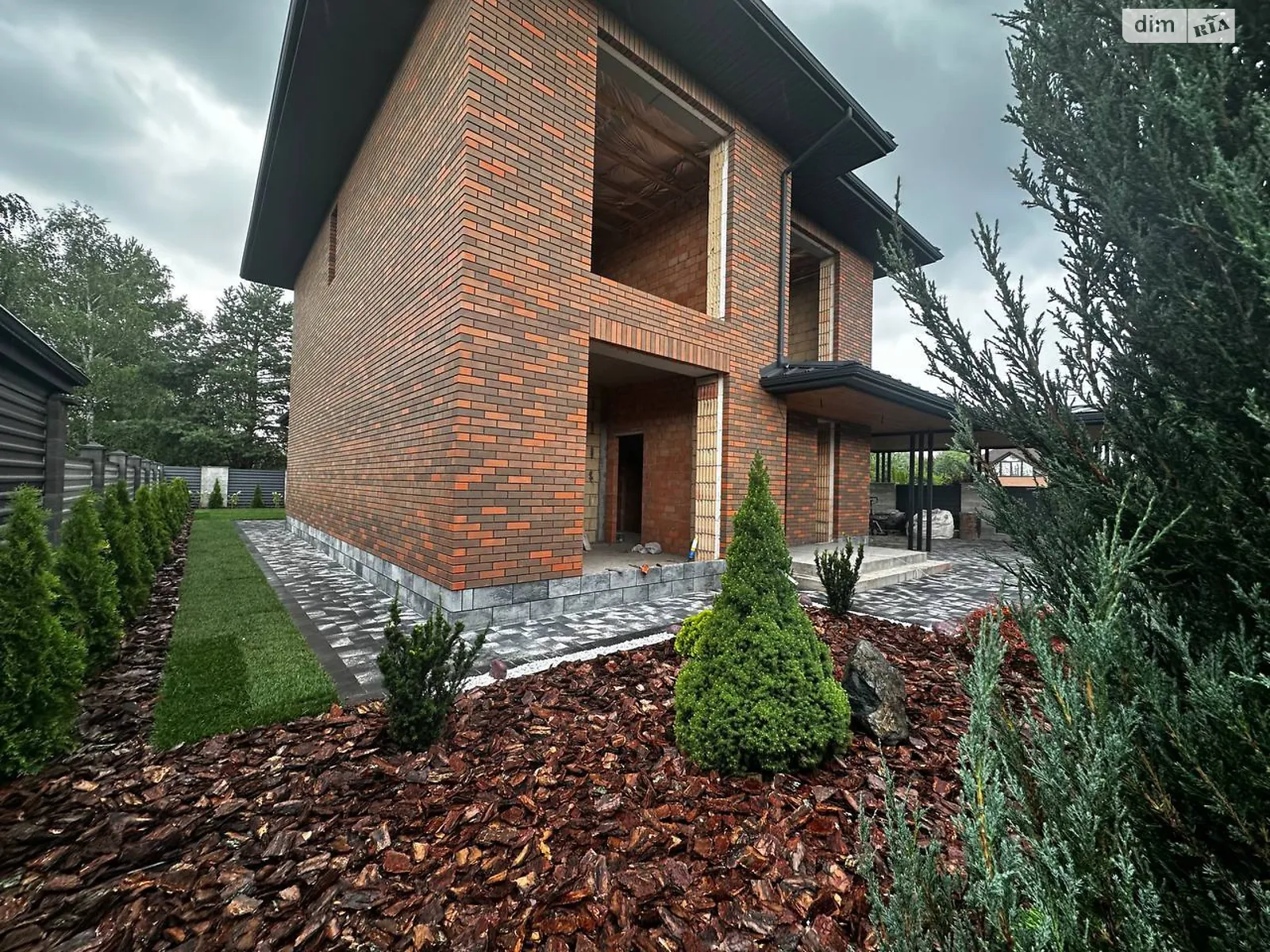 Продается дом на 2 этажа 175 кв. м с гаражом, цена: 245000 $ - фото 1