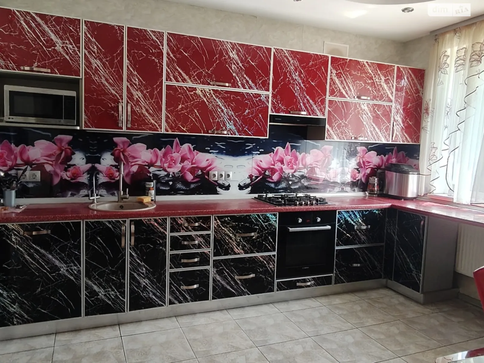 Продается дом на 3 этажа 220 кв. м с мансардой, цена: 185000 $ - фото 1