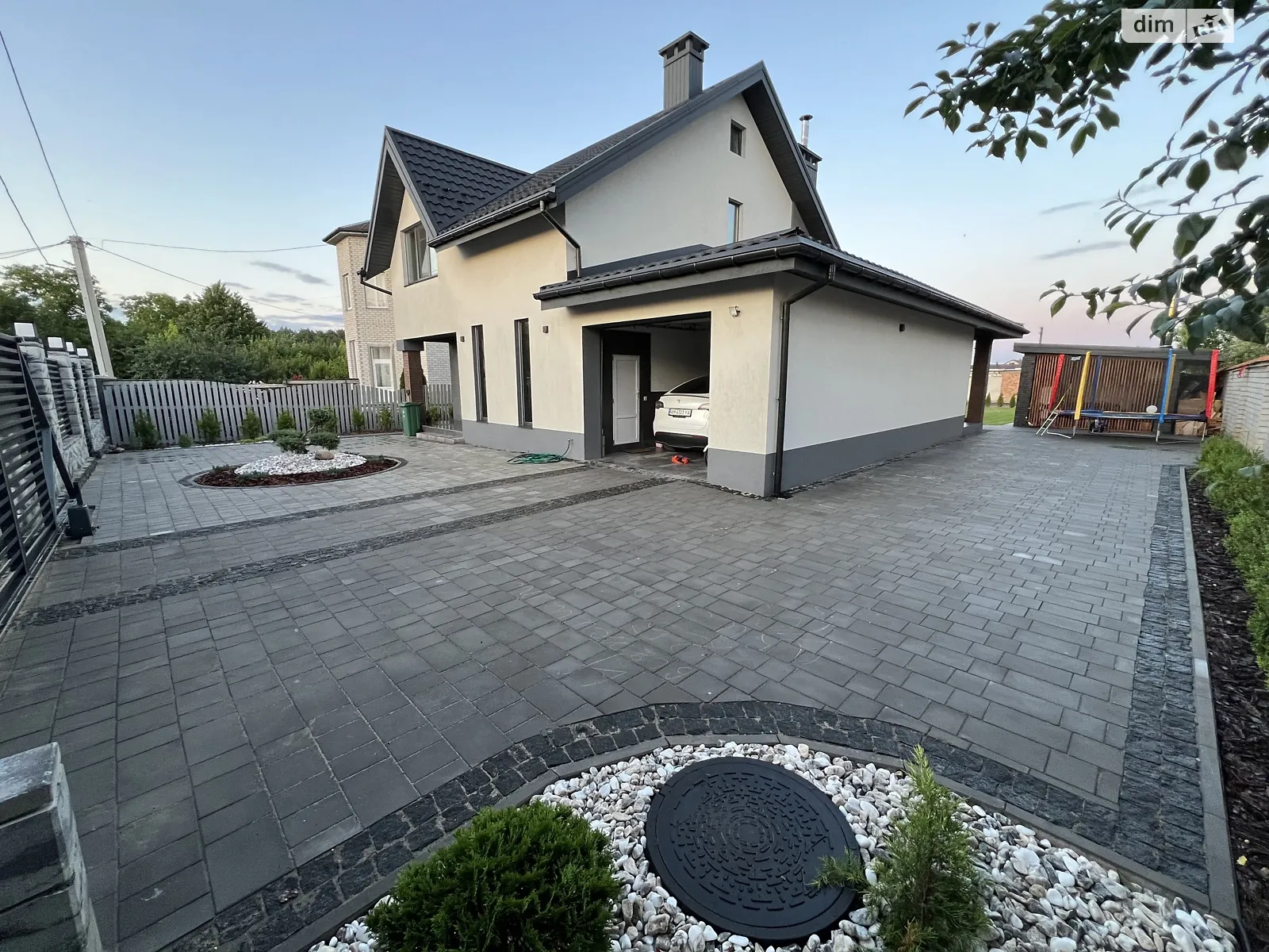 Продается дом на 2 этажа 153 кв. м с гаражом, цена: 260000 $ - фото 1