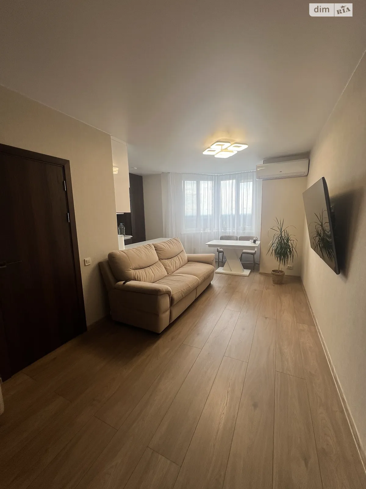 Продается 2-комнатная квартира 72 кв. м в Броварах, ул. Вячеслава Черновола, 6А - фото 1