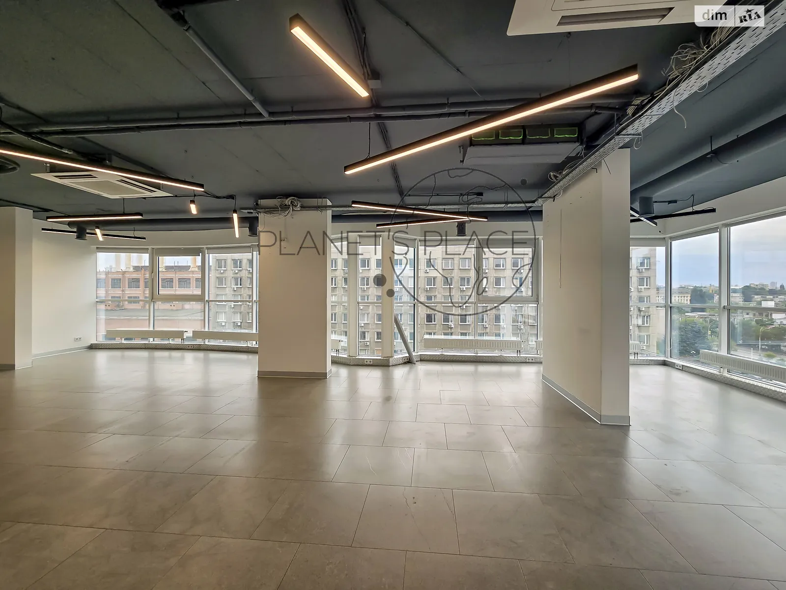 Продается офис 288.1 кв. м в бизнес-центре, цена: 576000 $ - фото 1