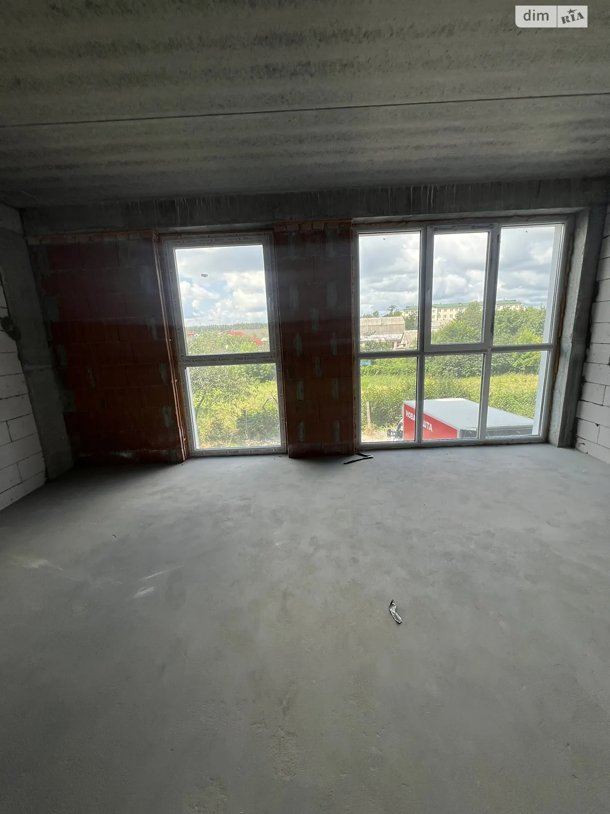 Продается 1-комнатная квартира 35 кв. м в Гостомеле, ул. Свято-Покровская(Ленина), 73 - фото 1