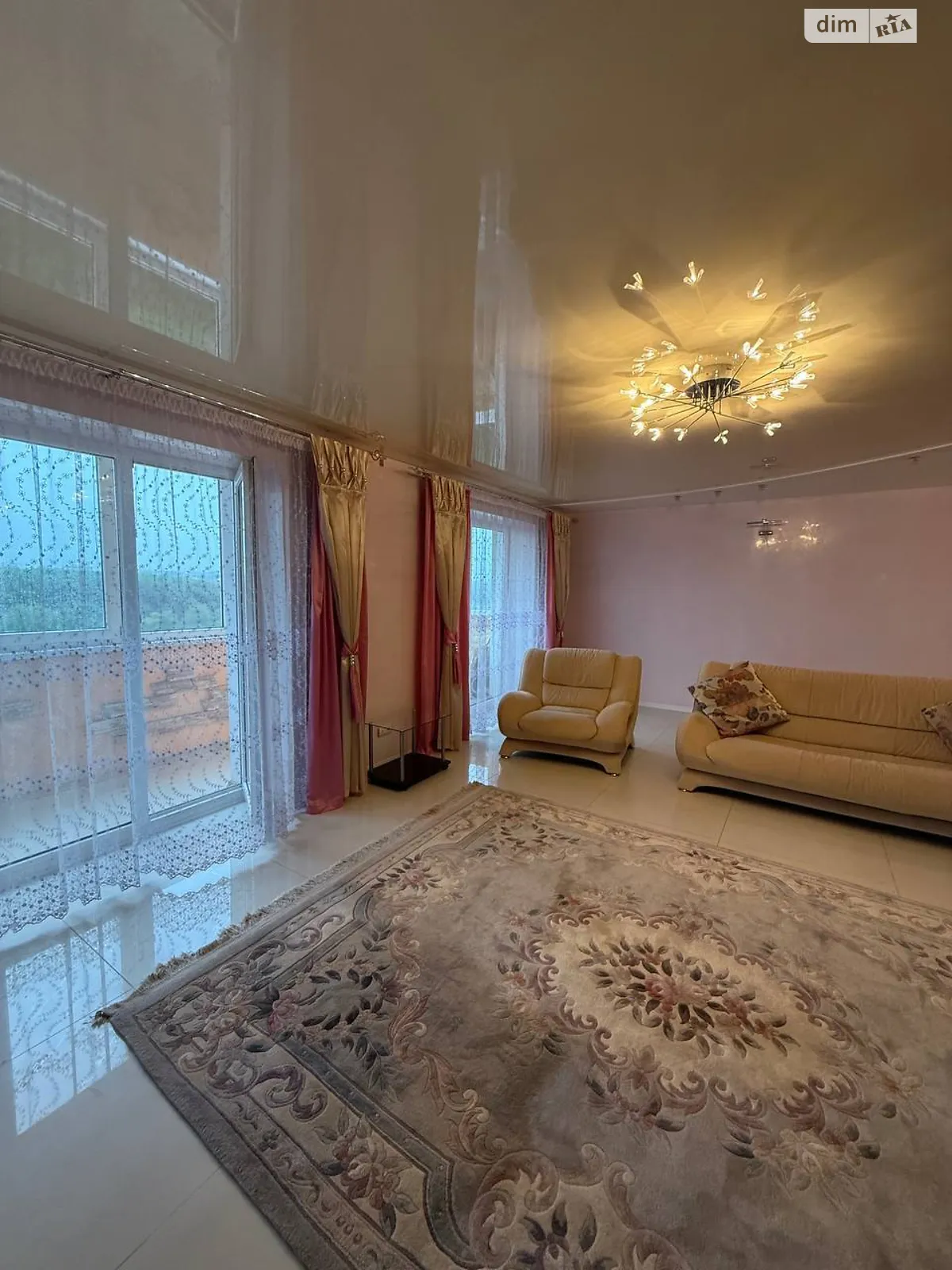 Продається 4-кімнатна квартира 200 кв. м у Хмельницькому, вул. Прибузька, 20 - фото 1