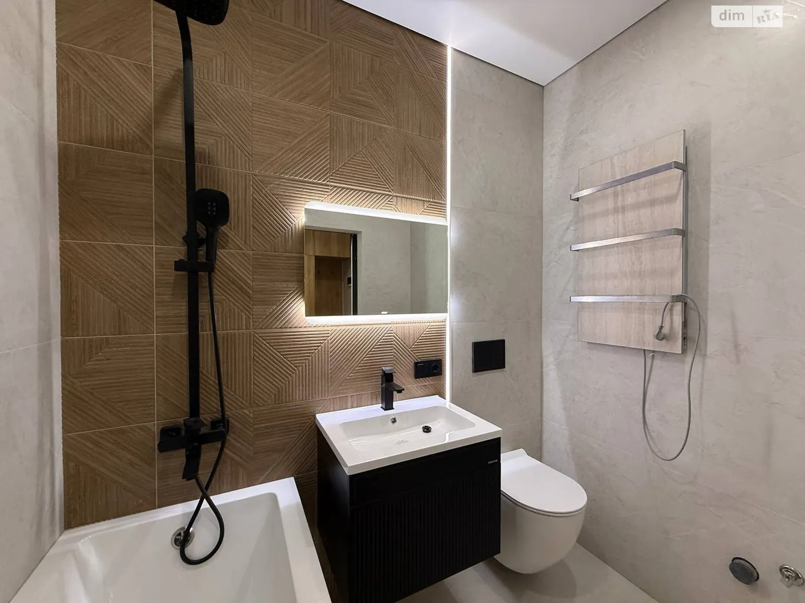 Продается 1-комнатная квартира 46 кв. м в Ровно, ул. Студенческая, 24 - фото 1