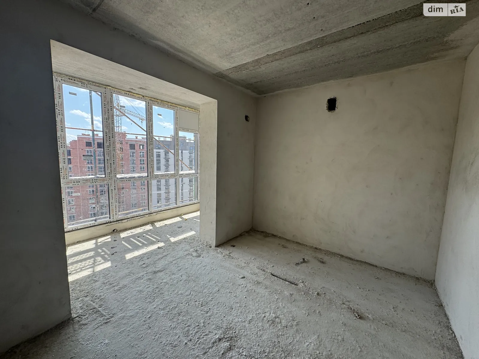 Продается 1-комнатная квартира 42 кв. м в Ивано-Франковске, ул. Довженко А., 31В - фото 1