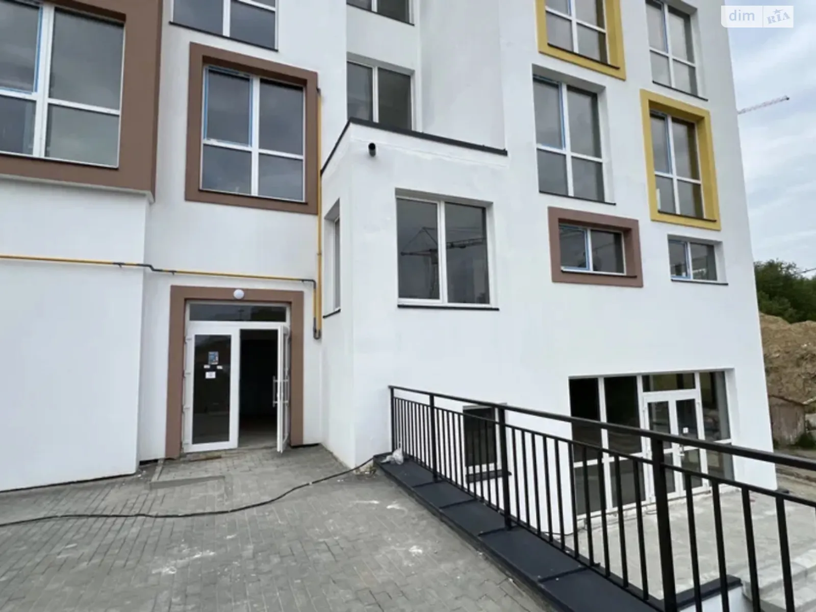 Продается 2-комнатная квартира 75 кв. м в Львове, ул. Камышовая, 11 - фото 1