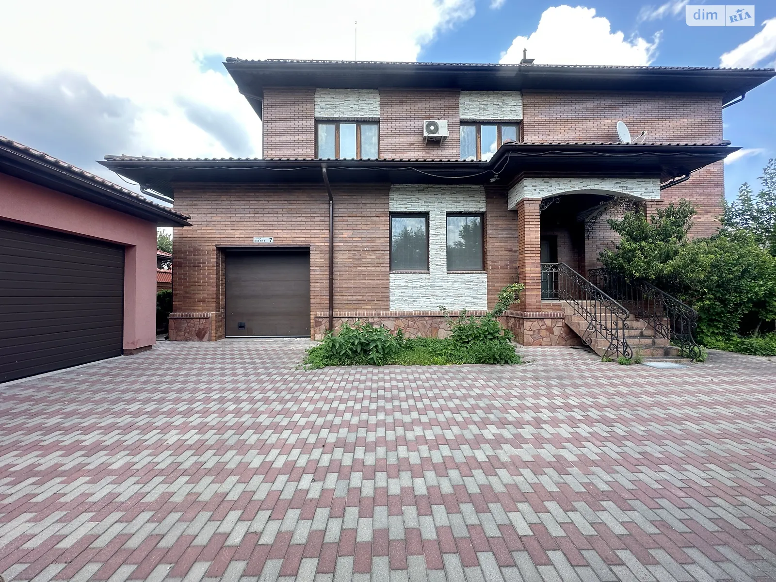 Продается дом на 2 этажа 535.4 кв. м с верандой, цена: 300000 $ - фото 1