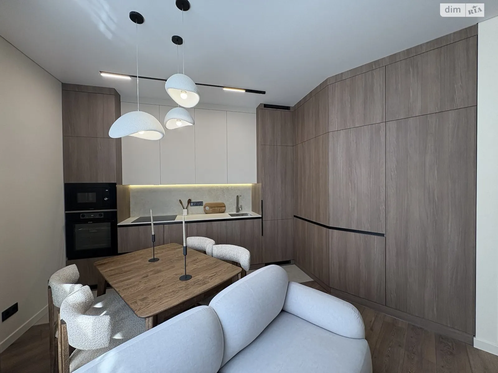 Продается 2-комнатная квартира 58 кв. м в Одессе, ул. Краснова, 3 корпус 63 - фото 1