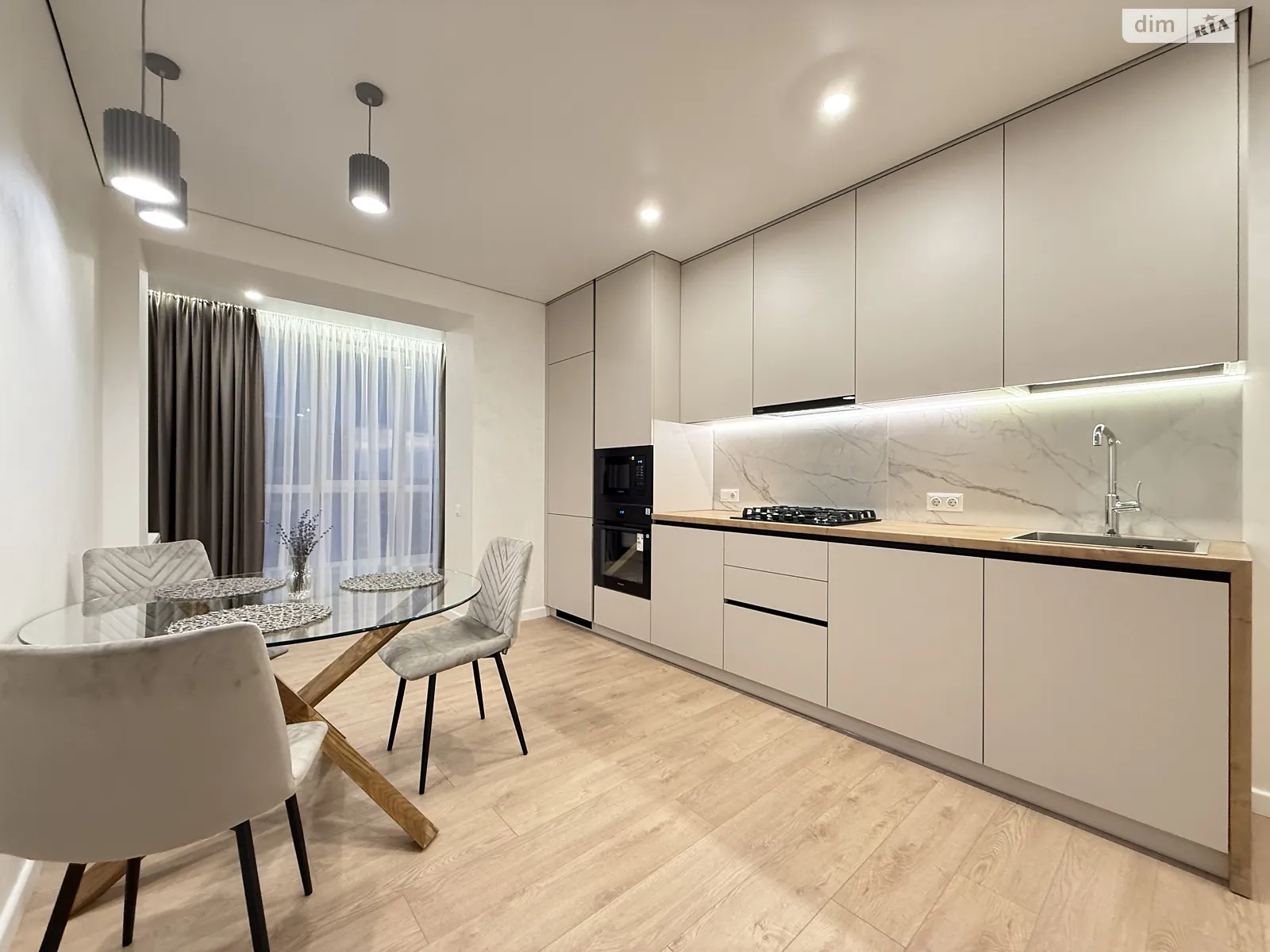 Продається 1-кімнатна квартира 50 кв. м у Рівному, вул. Студентська, 32 - фото 1