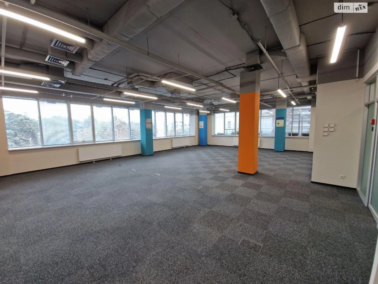 Сдается в аренду офис 1200 кв. м в бизнес-центре, цена: 12900 $ - фото 1