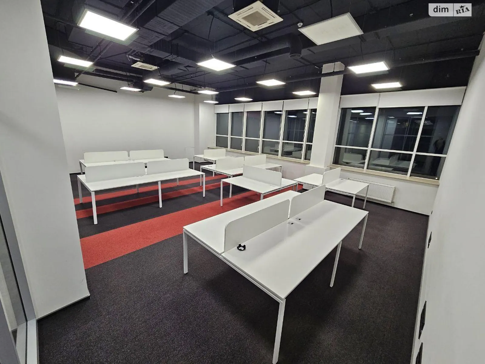 Сдается в аренду офис 900 кв. м в бизнес-центре, цена: 13400 $ - фото 1