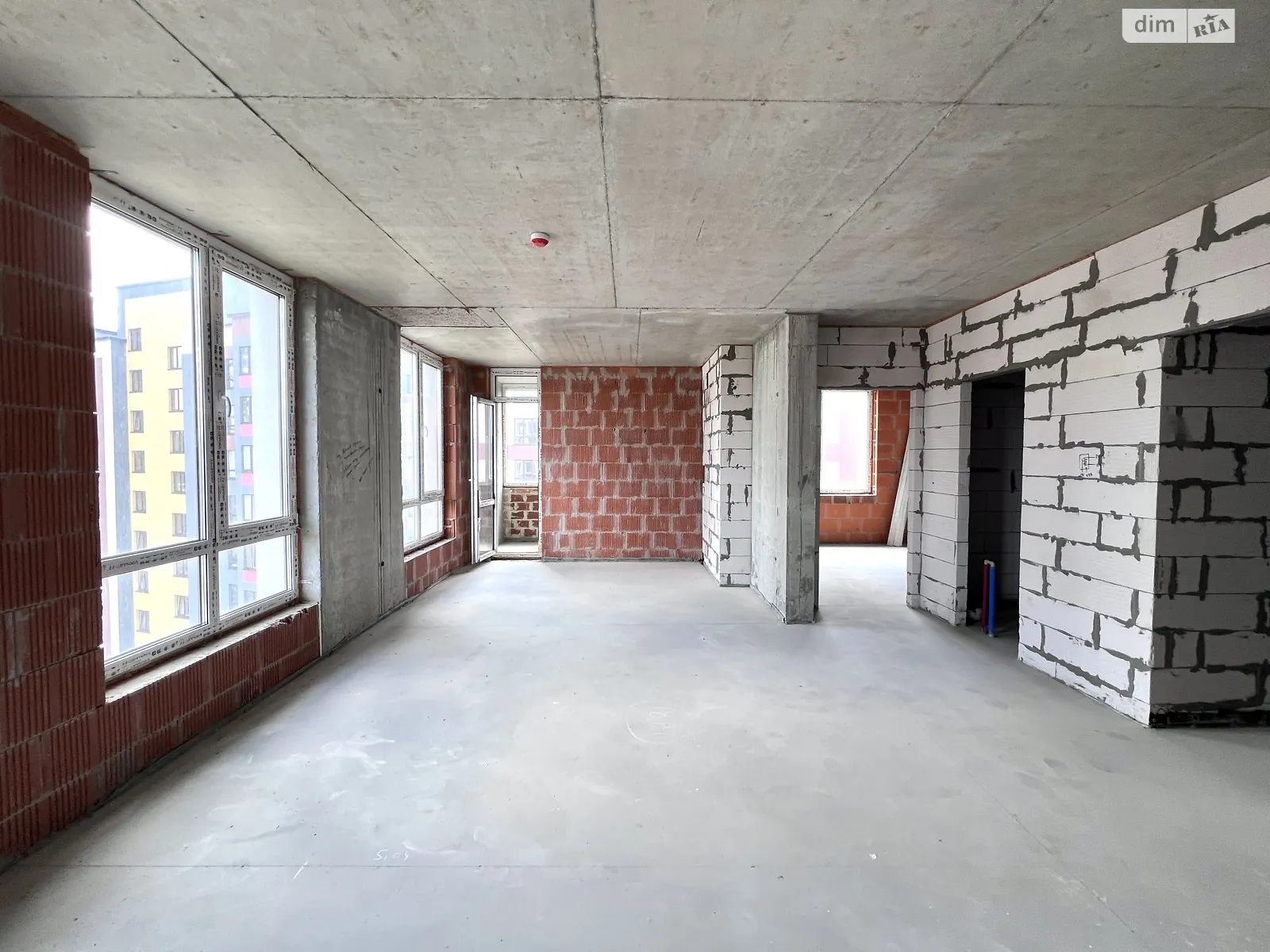 2-кімнатна квартира 61 кв. м у Тернополі, вул. Цимбалістого, 1 - фото 1