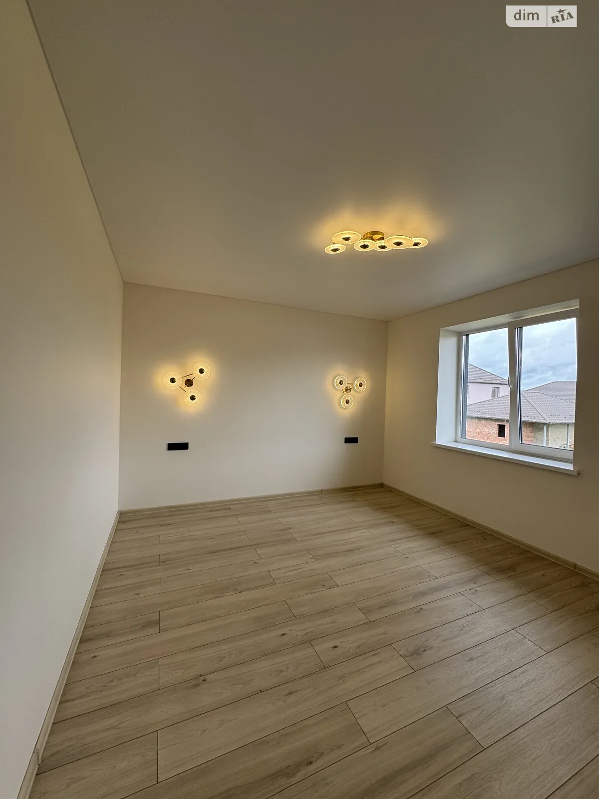 Продается дом на 2 этажа 90 кв. м с балконом, цена: 108000 $ - фото 1