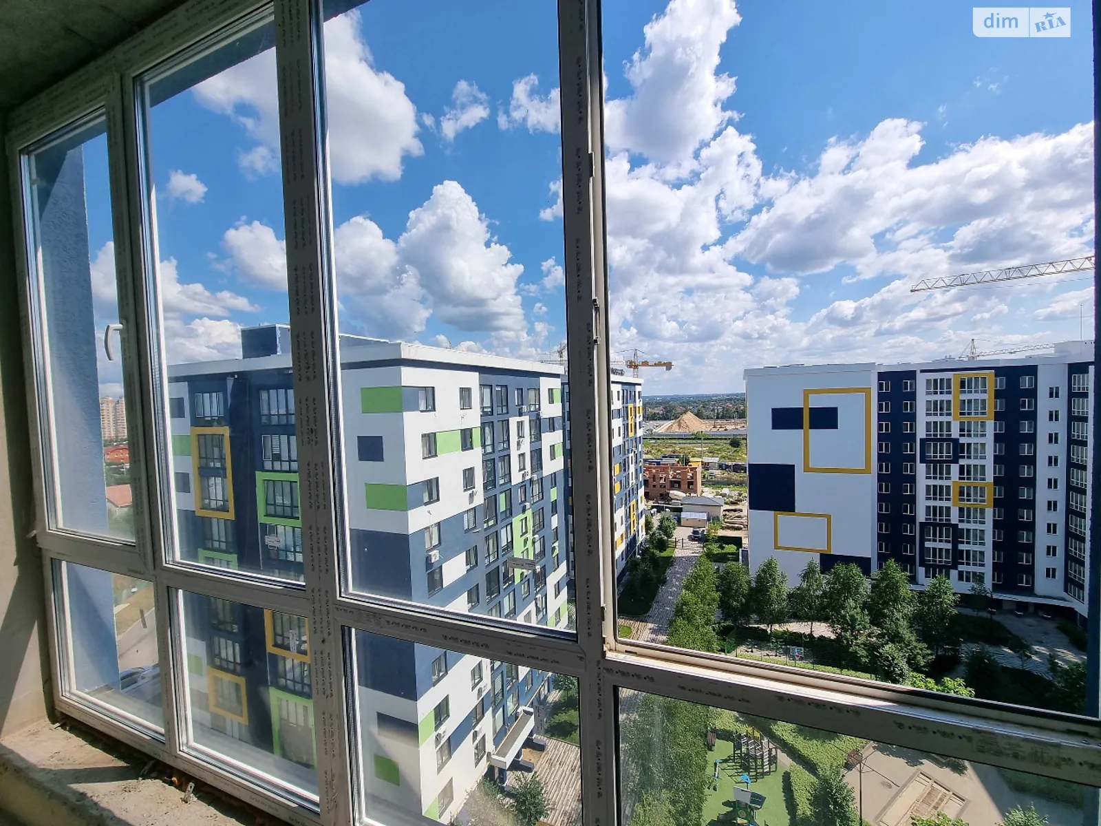 Продается 2-комнатная квартира 56 кв. м в Буче, ул. Вишневая, 33 - фото 1