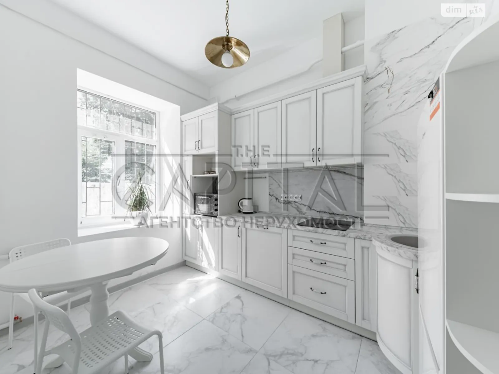 Сдается в аренду офис 84 кв. м в бизнес-центре, цена: 1500 $ - фото 1