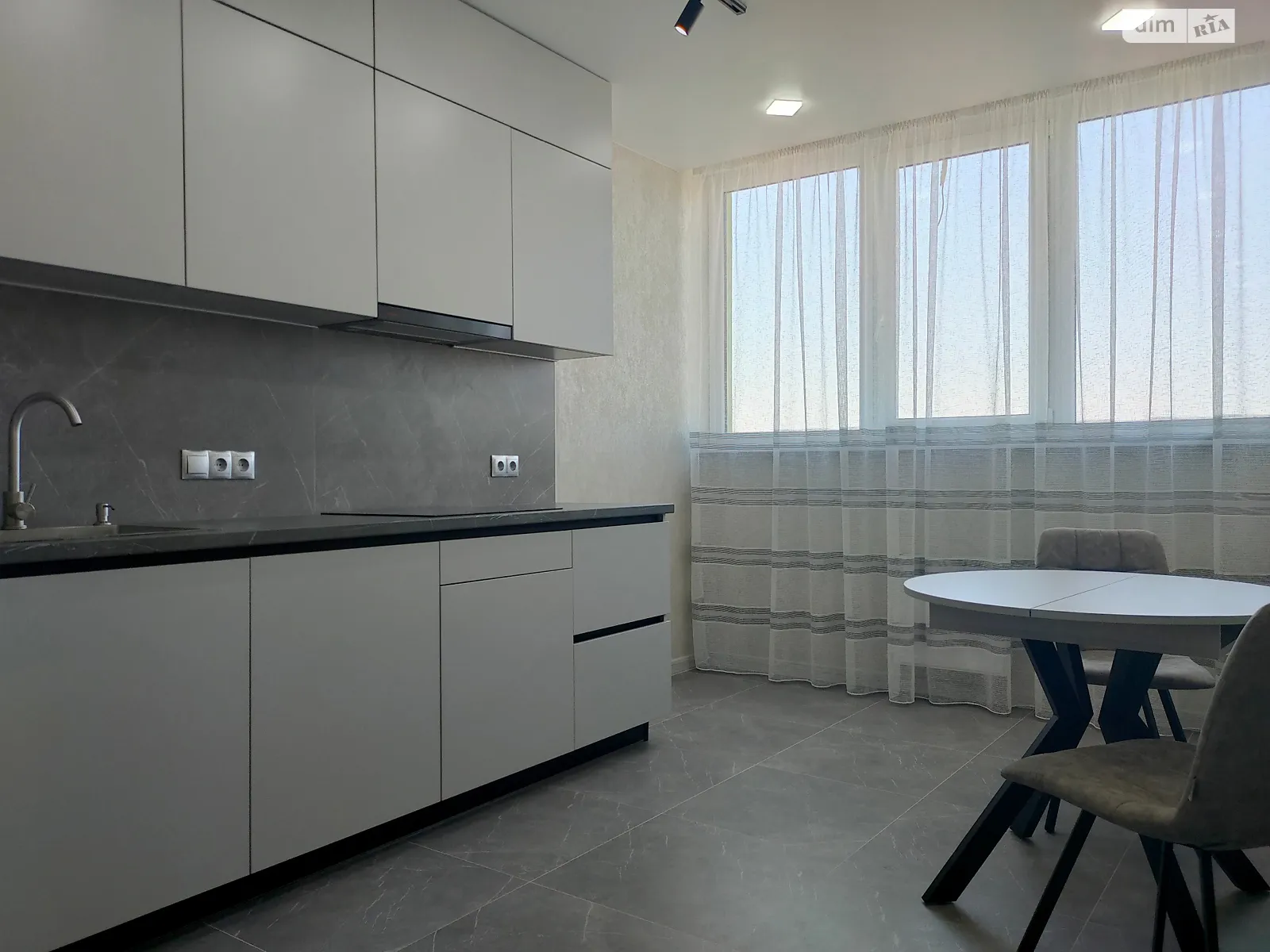 Продается 1-комнатная квартира 38 кв. м в Одессе, цена: 50000 $ - фото 1