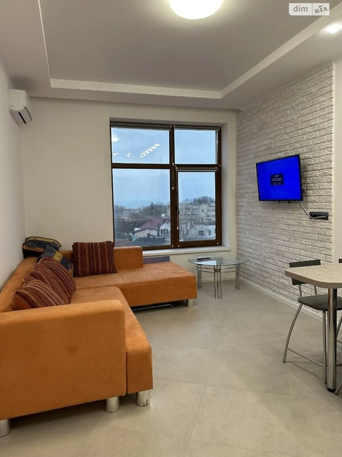 Сдается в аренду 1-комнатная квартира в Одессе, ул. Долгая, 1А - фото 1