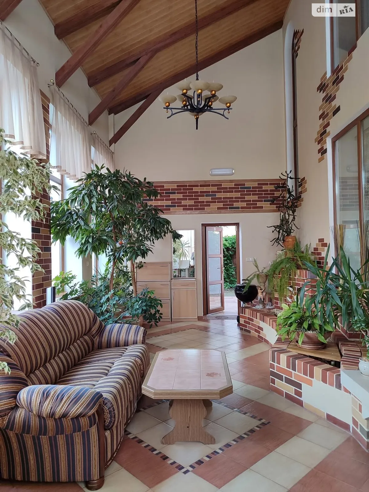 Продается дом на 2 этажа 419 кв. м с бассейном, цена: 360000 $ - фото 1