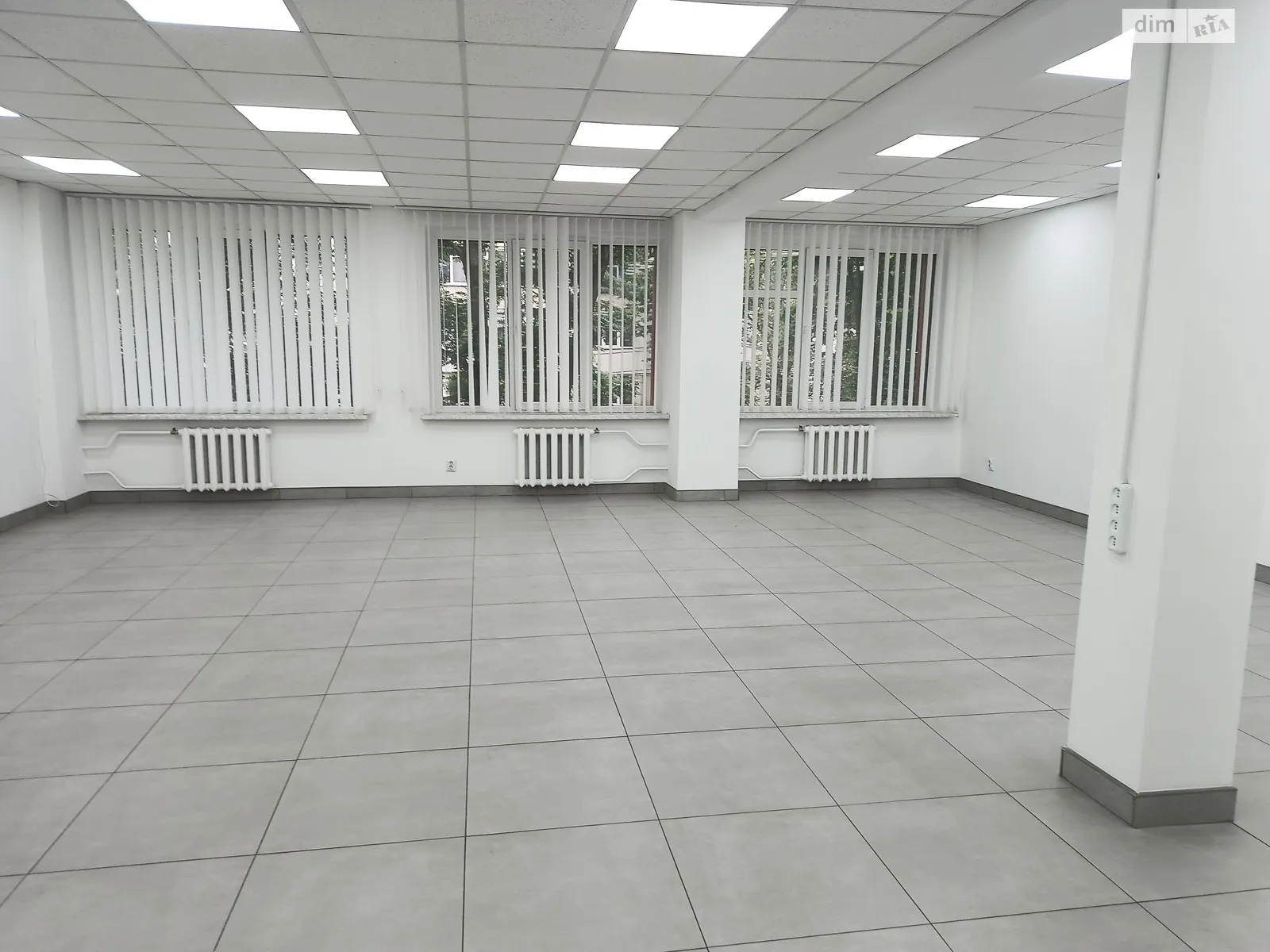 Сдается в аренду помещения свободного назначения 100 кв. м в 4-этажном здании, цена: 15000 грн - фото 1