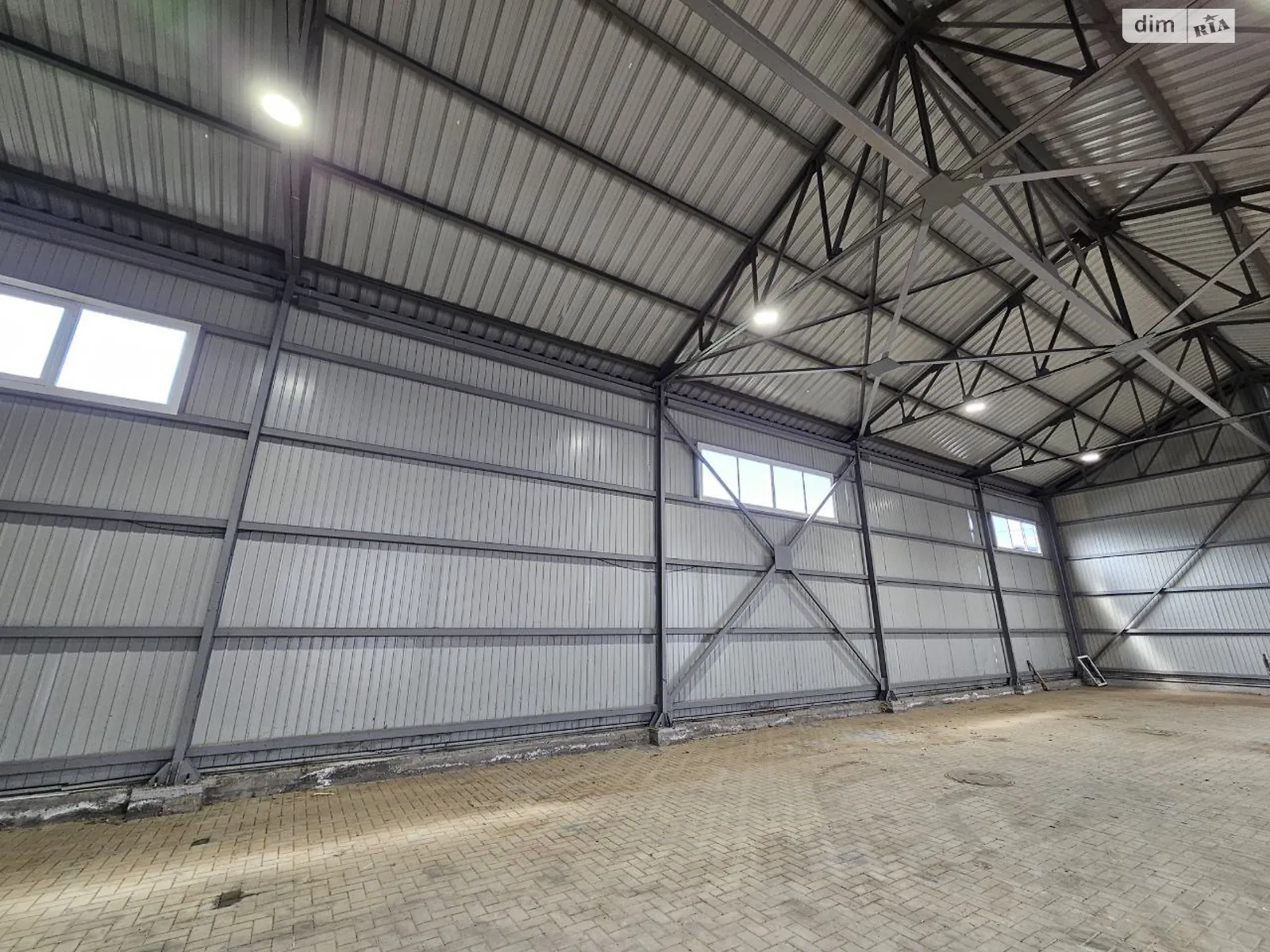 Сдается в аренду помещения свободного назначения 319 кв. м в 1-этажном здании, цена: 1000 $ - фото 1