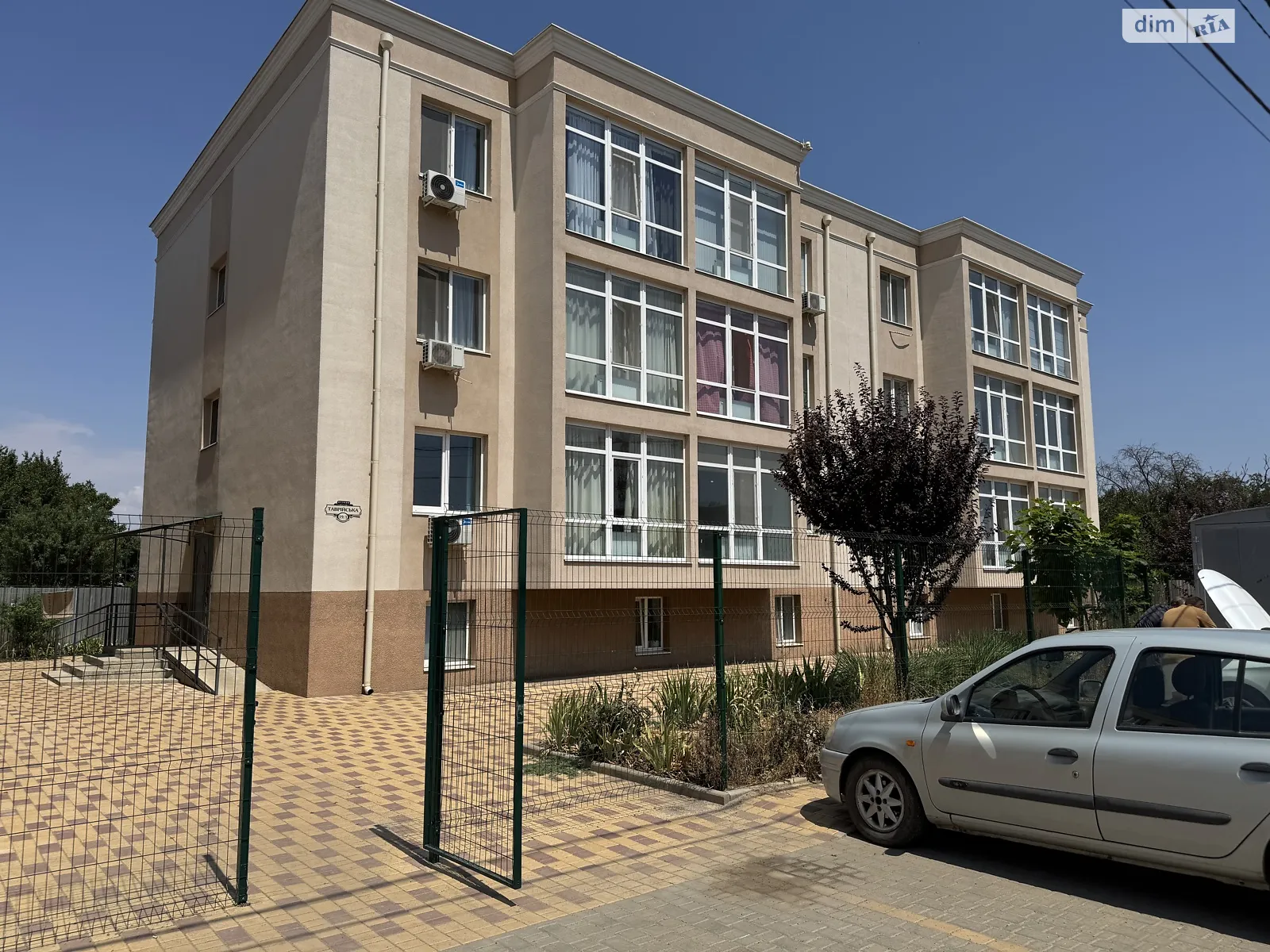 Продається 2-кімнатна квартира 63 кв. м у Ілічанці, вул. Таврійська - фото 1