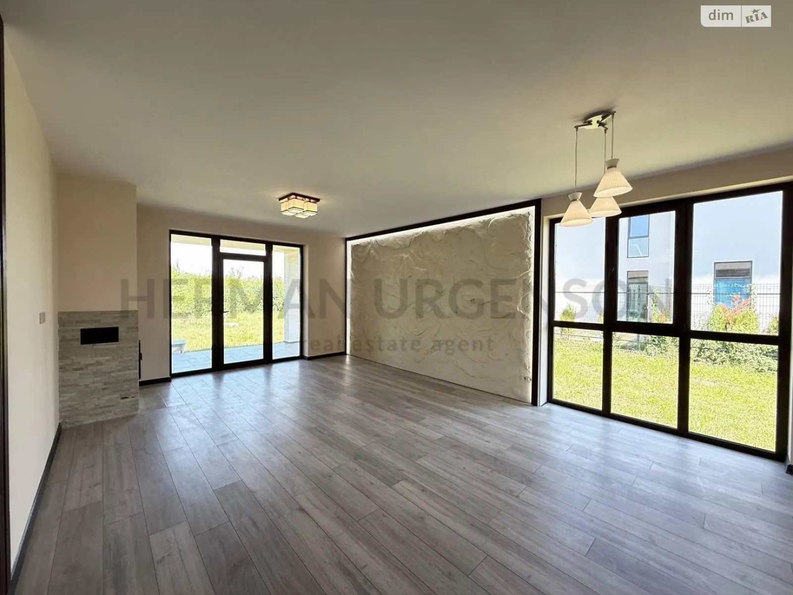 Продается одноэтажный дом 140 кв. м с подвалом, цена: 155000 $ - фото 1