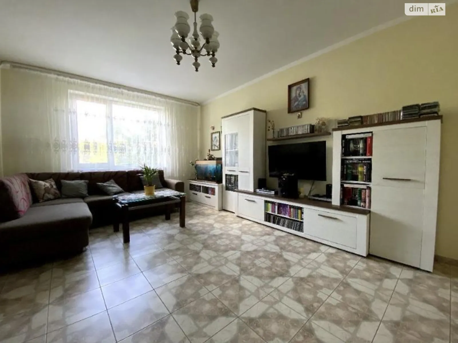 Продается дом на 2 этажа 216 кв. м с верандой, цена: 300000 $ - фото 1