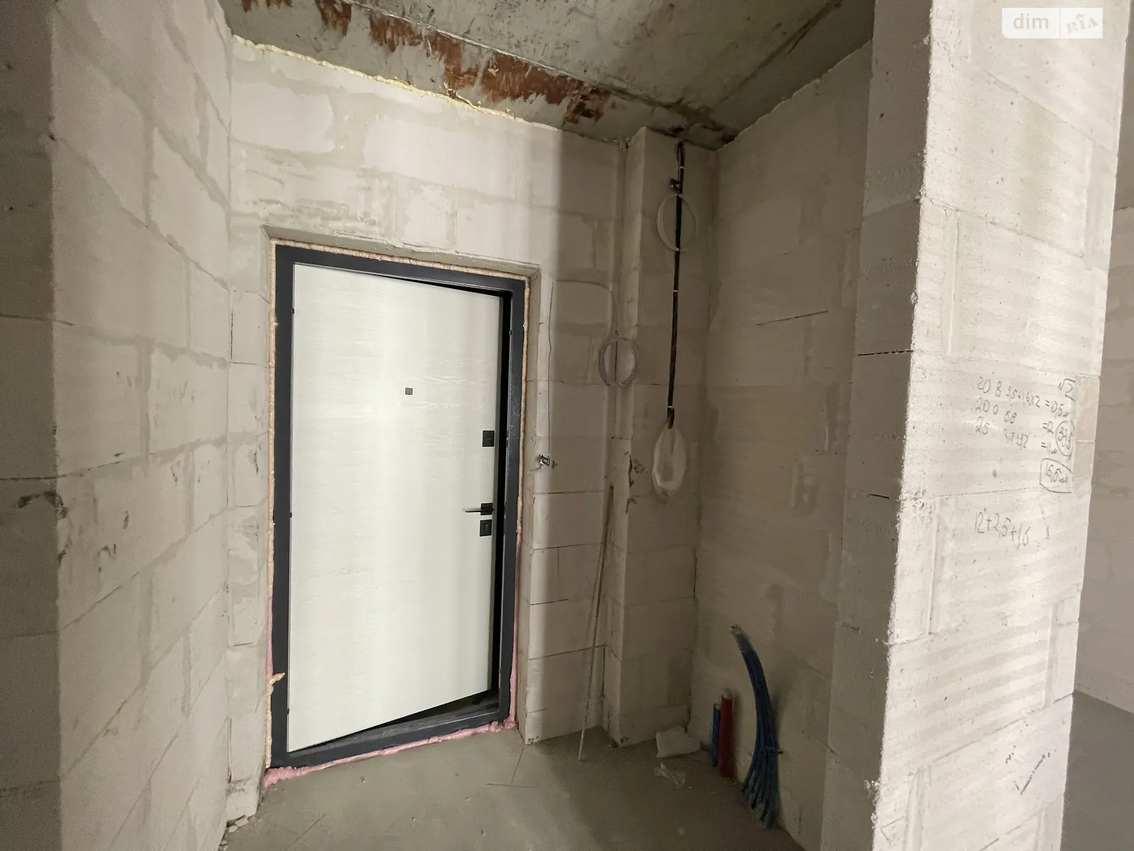 Продается 1-комнатная квартира 39 кв. м в Львове, ул. Под Голоском - фото 1