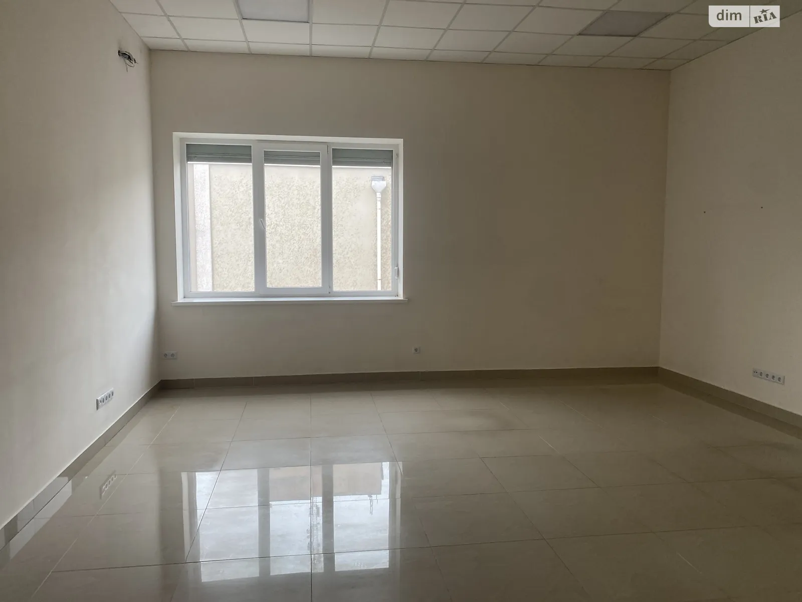 Сдается в аренду офис 39 кв. м в бизнес-центре, цена: 9750 грн - фото 1