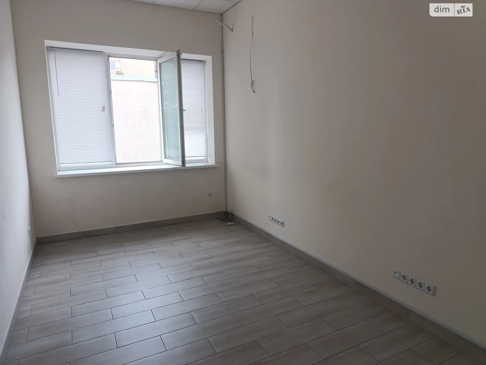 Здається в оренду офіс 18 кв. м в бізнес-центрі, цена: 4320 грн - фото 1