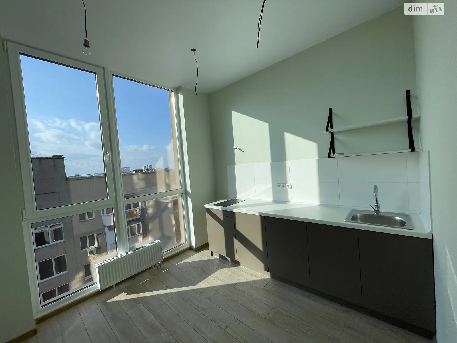 Продается 1-комнатная квартира 39 кв. м в Одессе, ул. Гераневая - фото 1