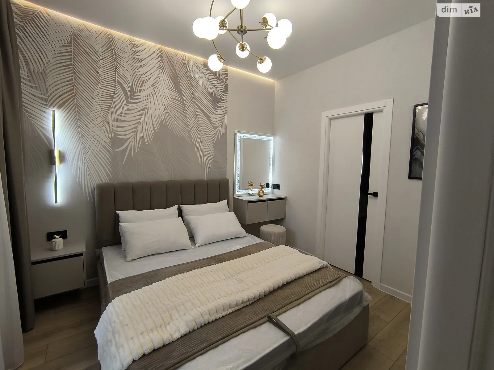 Продается 1-комнатная квартира 42 кв. м в Одессе, ул. Краснова, 3 корпус 66 - фото 1