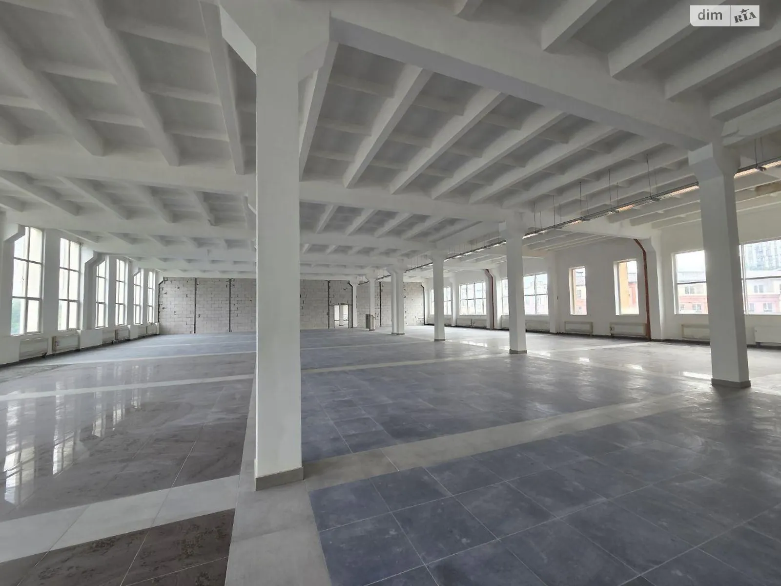 Сдается в аренду офис 2200 кв. м в бизнес-центре, цена: 26400 $ - фото 1