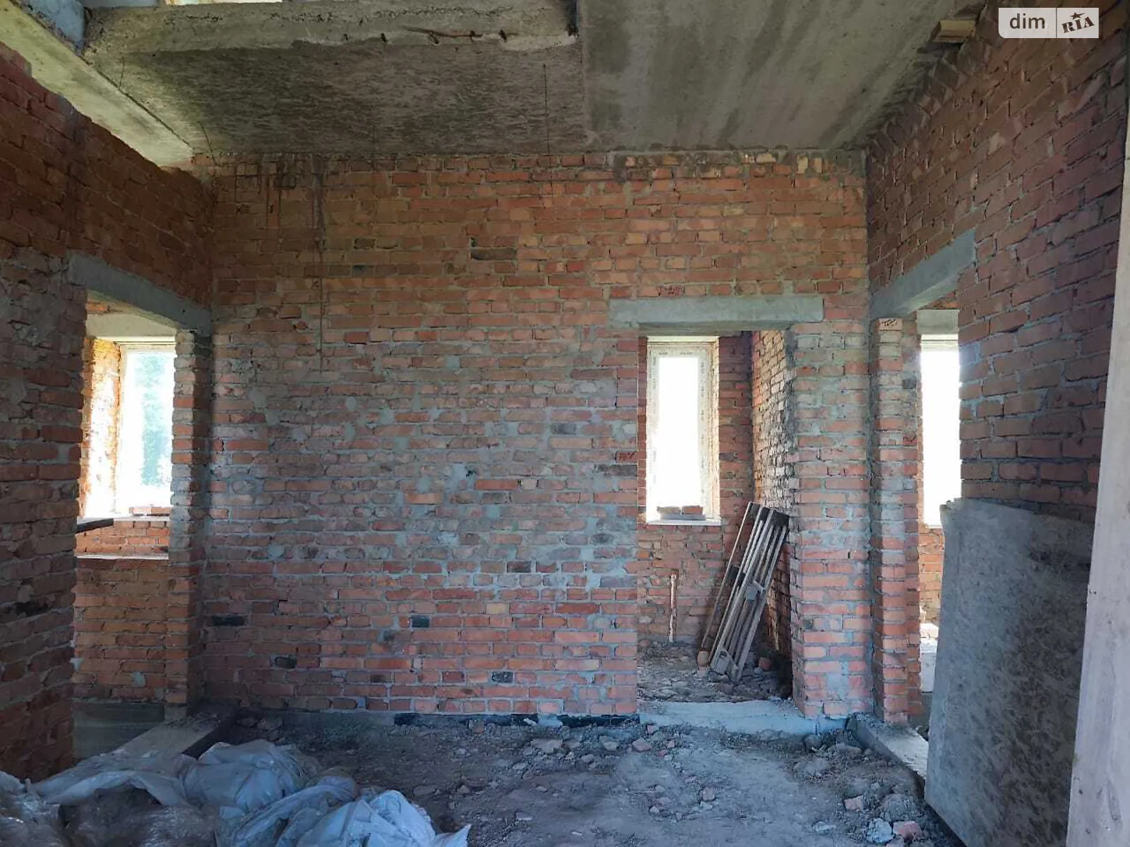 Продается дом на 2 этажа 140 кв. м с мансардой, цена: 40000 $ - фото 1