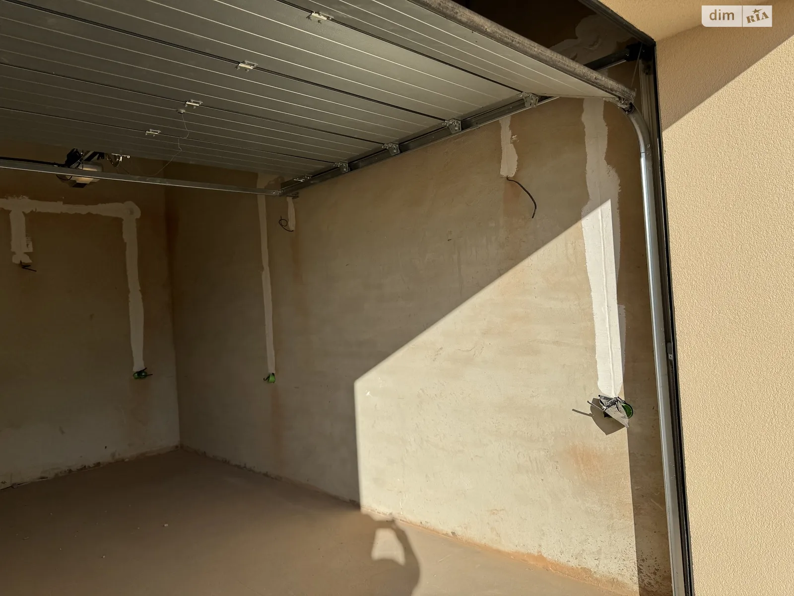 Продается отдельно стоящий гараж универсальный на 17.2 кв. м, цена: 16000 $ - фото 1