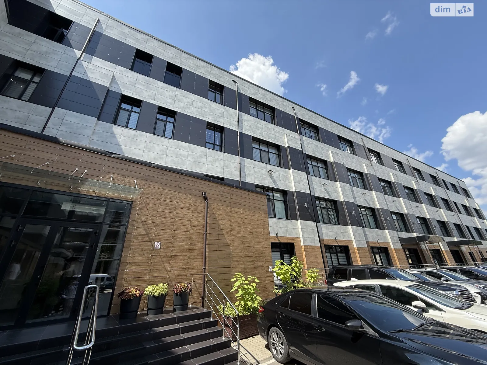 Сдается в аренду офис 513 кв. м в бизнес-центре, цена: 10260 $ - фото 1