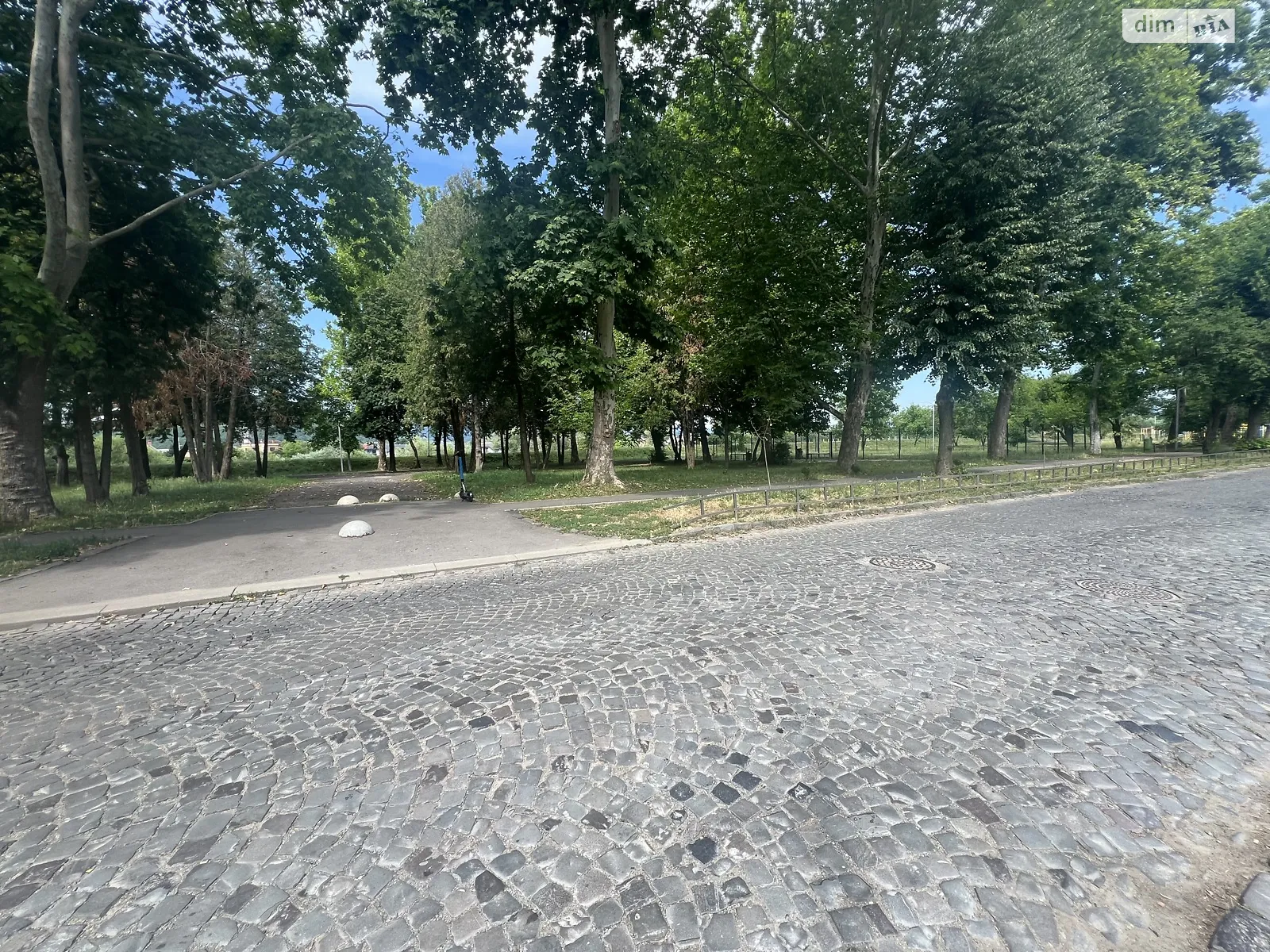 Продається 2-кімнатна квартира 44.8 кв. м у Мукачеві, вул. Набережна - фото 1