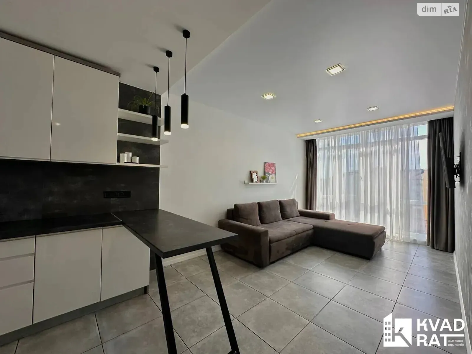 Продается 1-комнатная квартира 41.8 кв. м в Ивано-Франковске, ул. Кисилевской Ольги, 31 - фото 1