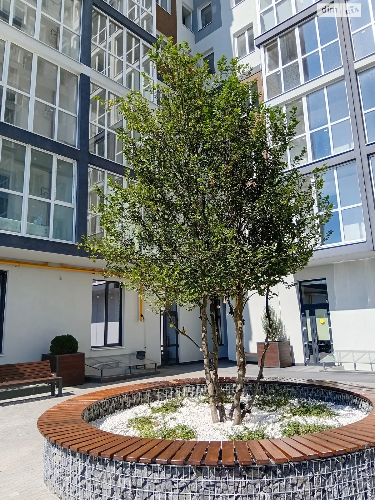 Продается 1-комнатная квартира 38 кв. м в Буче, ул. Бориса Гмыри, 7А - фото 1